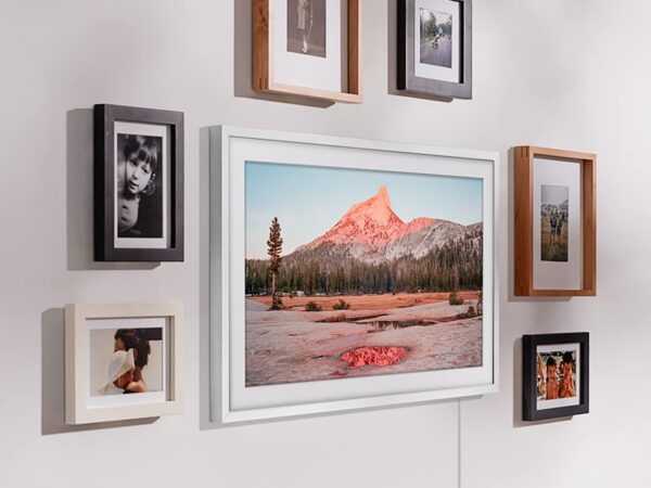 SAMSUNG The Frame QLED HDR Smart TV - Image 6